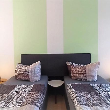 Apartment Fuer Bis Zu 7 Personen Mit Balkon Халберщат Екстериор снимка