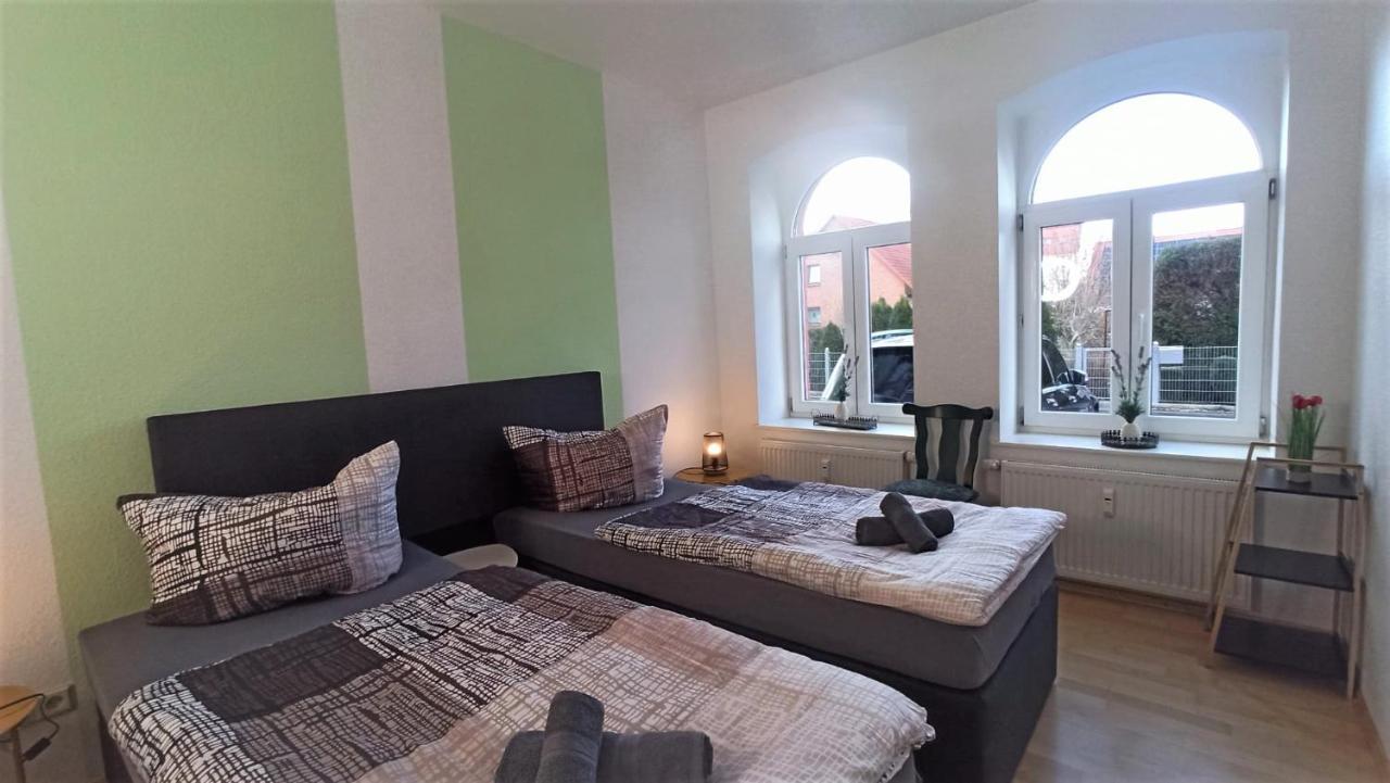 Apartment Fuer Bis Zu 7 Personen Mit Balkon Халберщат Екстериор снимка