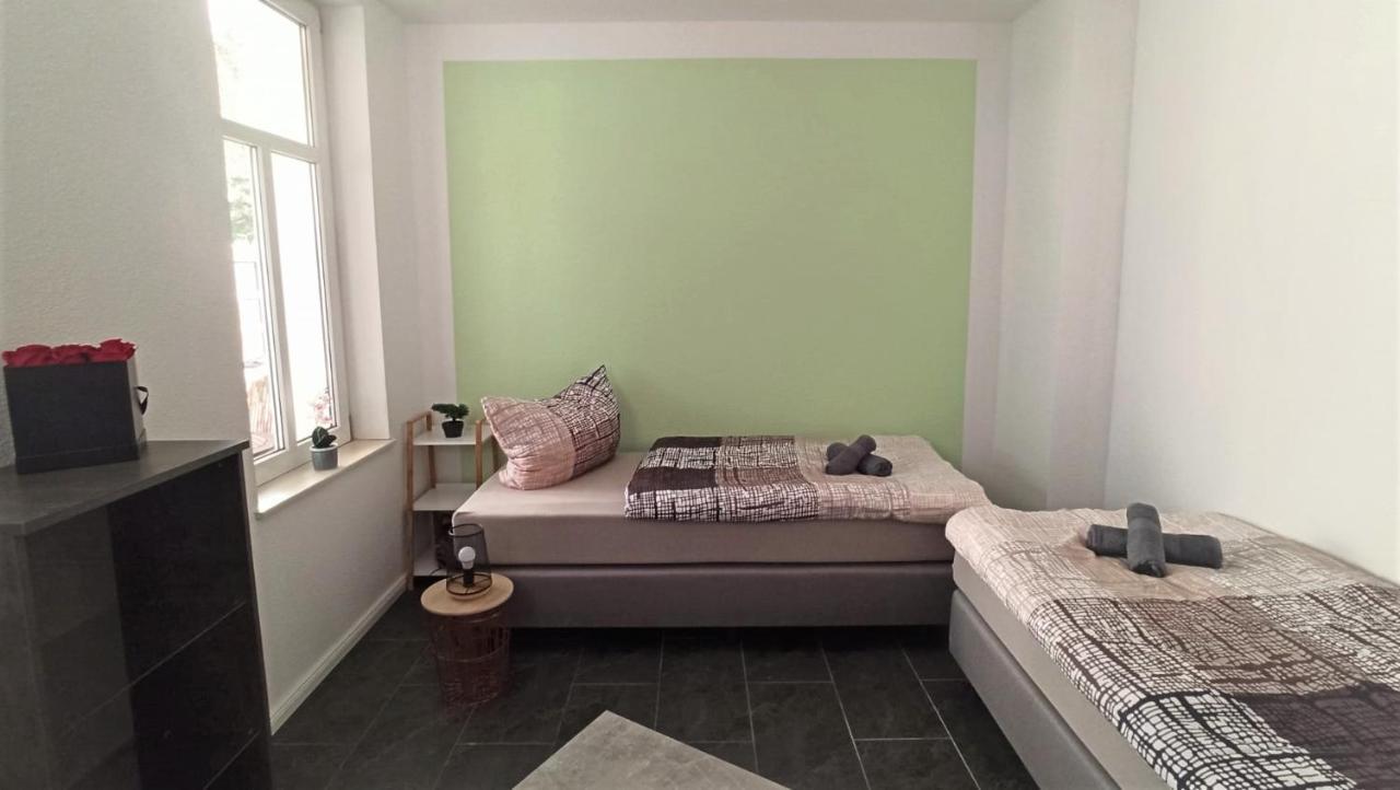 Apartment Fuer Bis Zu 7 Personen Mit Balkon Халберщат Екстериор снимка