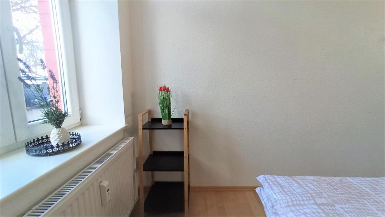Apartment Fuer Bis Zu 7 Personen Mit Balkon Халберщат Екстериор снимка