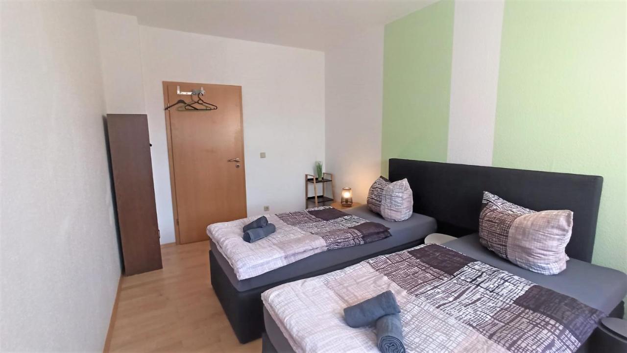 Apartment Fuer Bis Zu 7 Personen Mit Balkon Халберщат Екстериор снимка