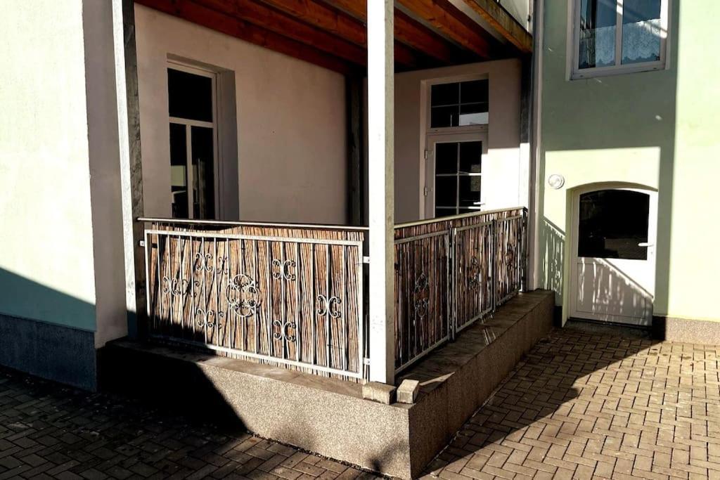 Apartment Fuer Bis Zu 7 Personen Mit Balkon Халберщат Екстериор снимка