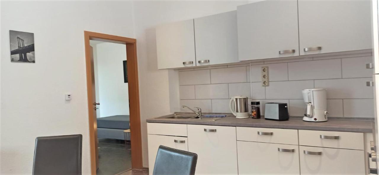 Apartment Fuer Bis Zu 7 Personen Mit Balkon Халберщат Екстериор снимка
